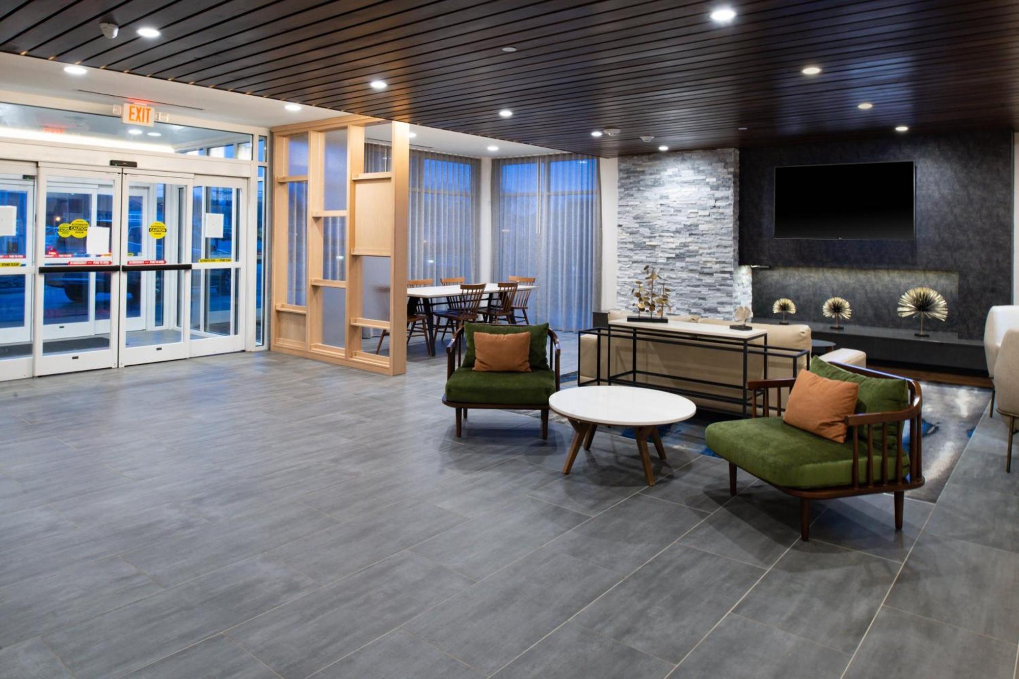 Fairfield Inn & Suites By Marriott Charlotte University Research Park Exterior photo